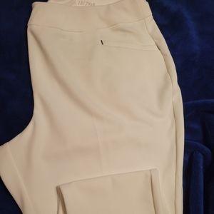 NWT Cato Off White Capris